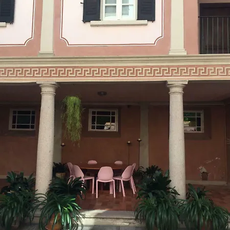 Sleeps 12 Wifi Villa