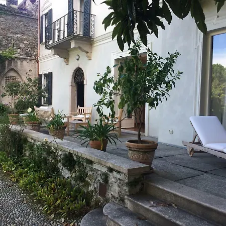 Sleeps 12 Wifi Villa