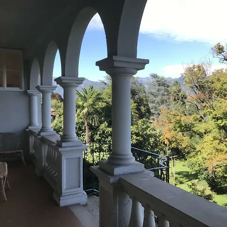 Sleeps 12 Wifi Villa