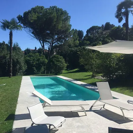 Villa Sleeps 12 Wifi