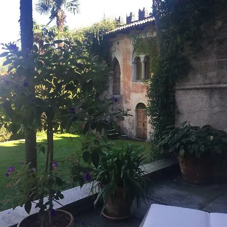 Villa Sleeps 12 Wifi